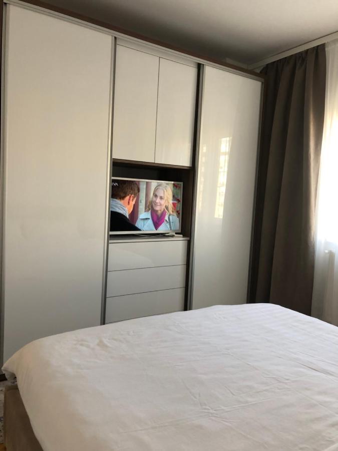 Adrian Home, Central Ploiesti Ngoại thất bức ảnh